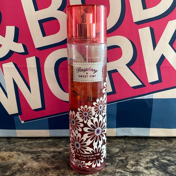 Bath & Body Works Raspberry & Sweet Mint - Picture 2 of 4
